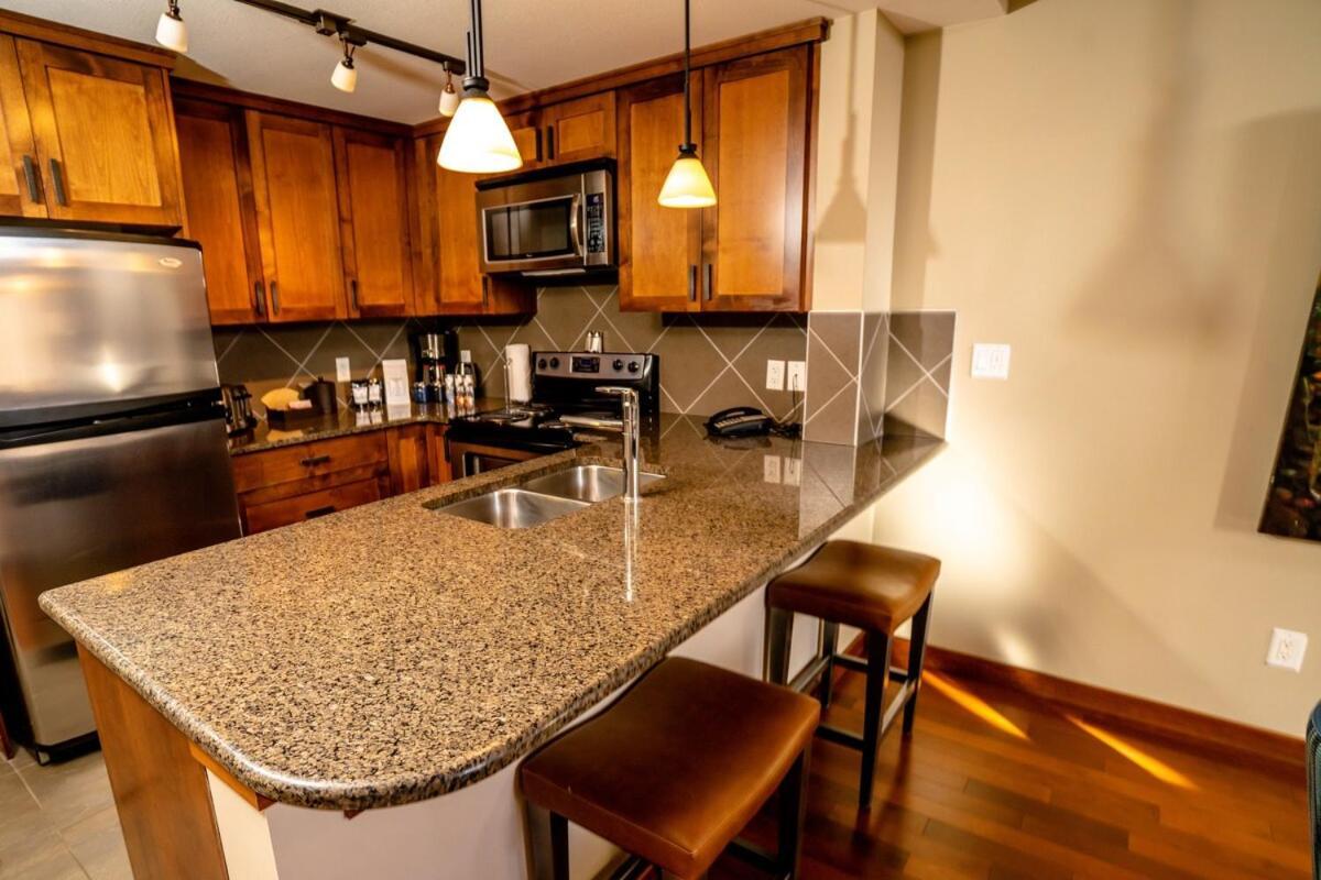 The Raven Suite At Stoneridge Mountain Resort Canmore Bagian luar foto